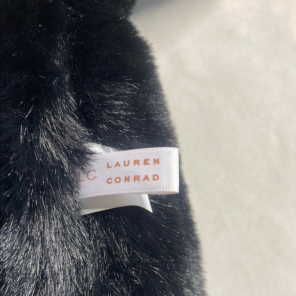LAUREN CONRAD Elegant Black Faux Fur Scarf - Picture 3 of 5